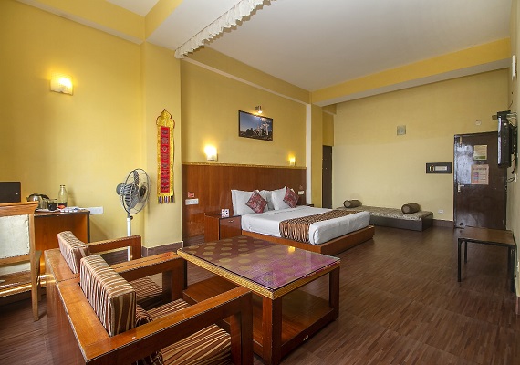 Experience unmatched comfort in Greendale Residence's Super Deluxe Room – a perfect blend of luxury and style!.